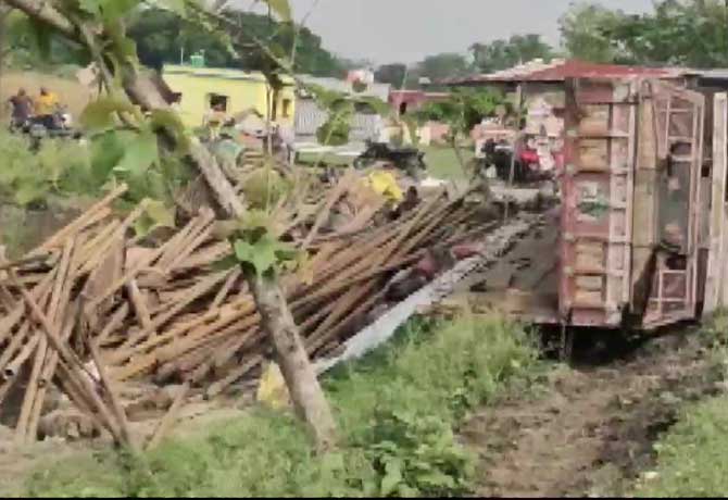 8 Labourers Killed in Truck Overturns in Bihar