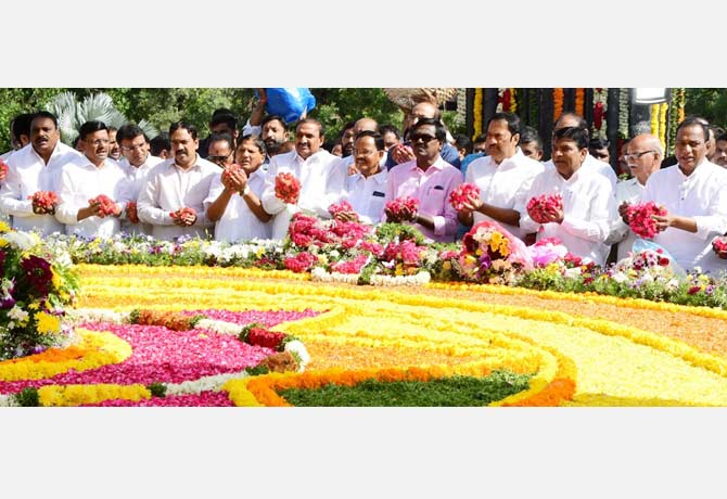 Many TRS leaders paid tribute on occasion of NTR centenary