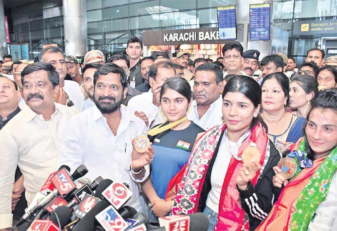 Welcome to World Champion Nikhat Zareen at the airport