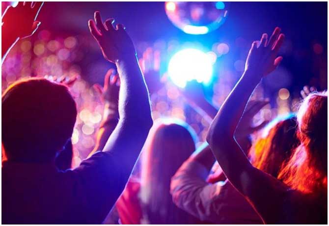 SOT Police Raids in Kukatpally Club Masti Pub