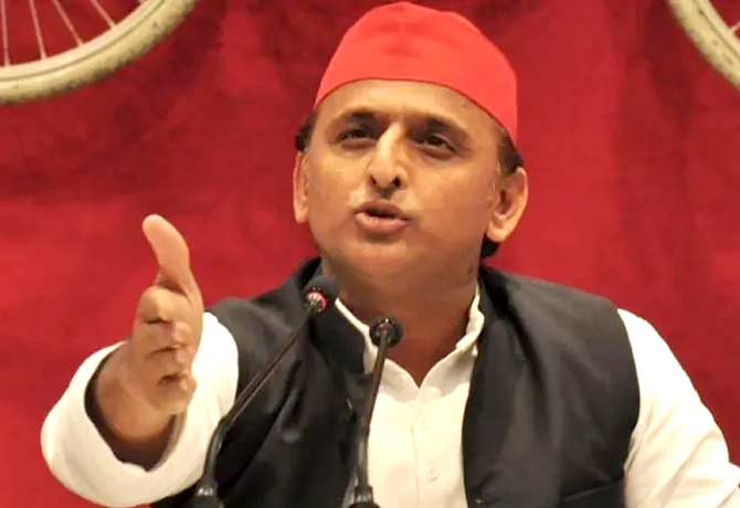 Industrialists should first employ ex says Akhilesh Yadav