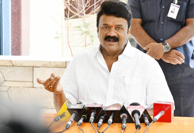 Issues of Movie workers must be solved:Talasani