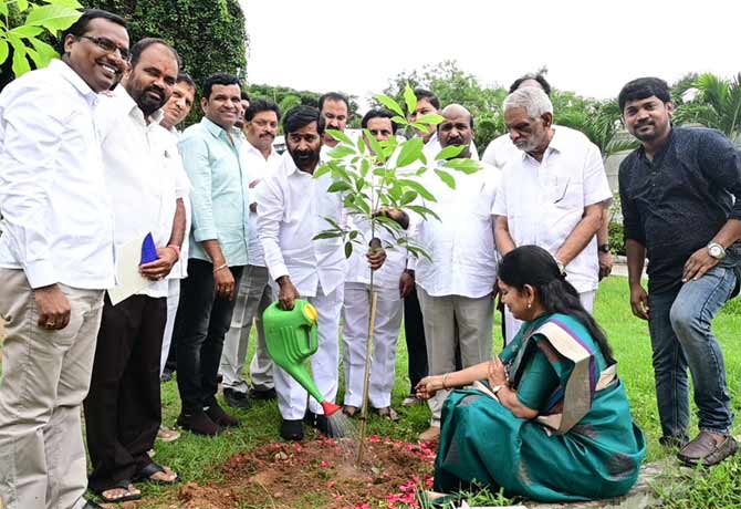 Jagadeesh Reddy plant trees in Green India challenge