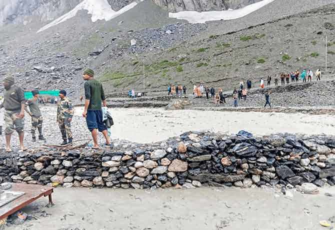 AP devotees missing in amarnath