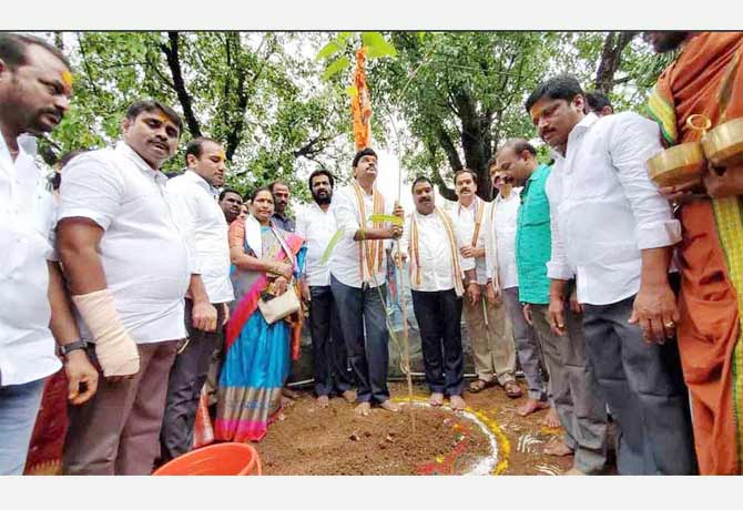 MP santhosh kumar planted plants in Mallanna temple