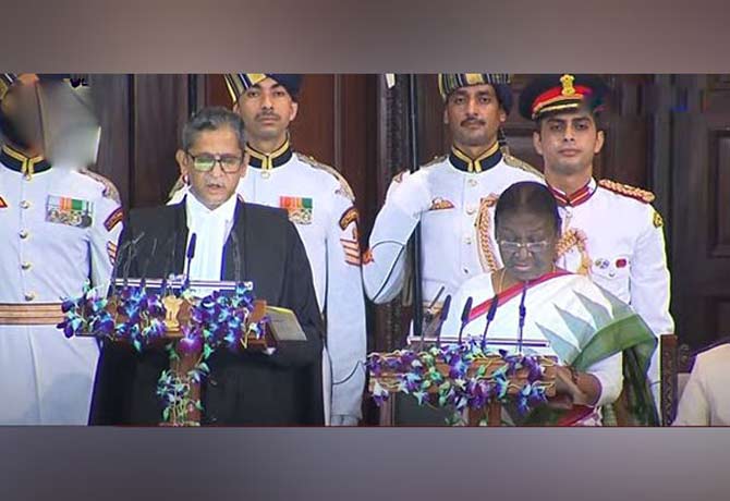 Droupadi Murmu takes oath as Indias President