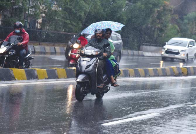 Heavy rain in many parts of Hyderabad