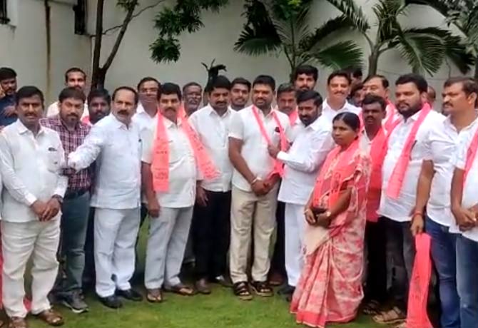 BJP Leader join in TRS Party in Munugode