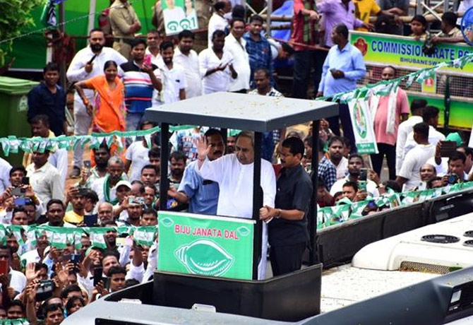 Naveen Patnaik Receives Grand Welcome in Bhubaneswar