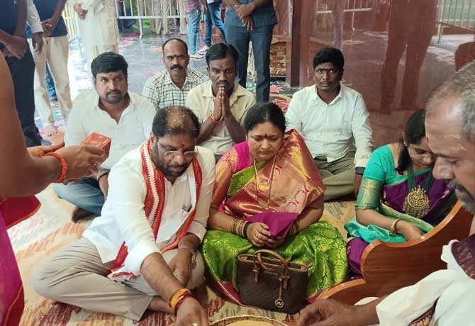 MP Vaddiraju Ravichandra Visit Kanaka Durga temple