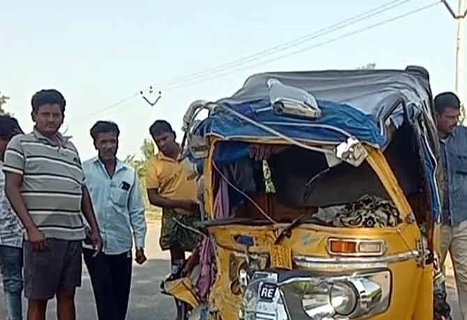 2 Killed in Road Accident in Nagarkurnool