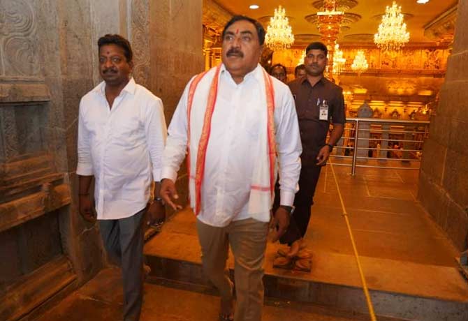 Minister Errabelli Dayakar Rao Visits Yadadri Temple
