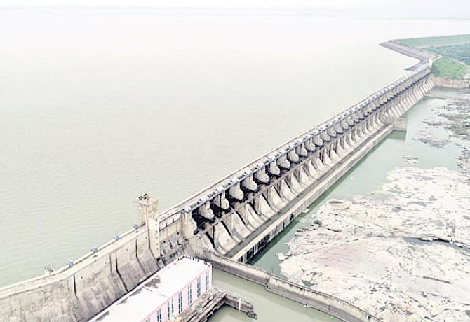 404 tms of Godavari water was wasted