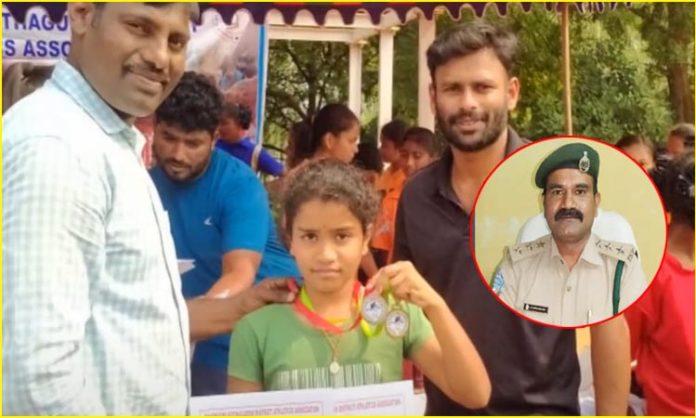 FRO Srinivasa Rao Daughter won gold medal