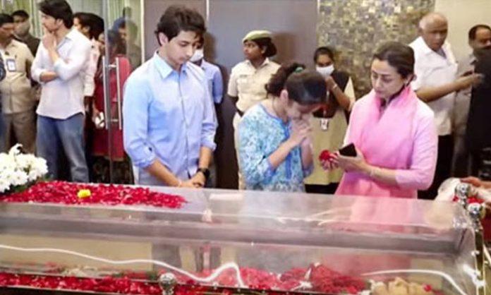 Gautham and Sitara paid tribute to Grandfather Krishna