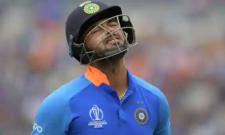 Rishabh pant out in Ind vs NZ