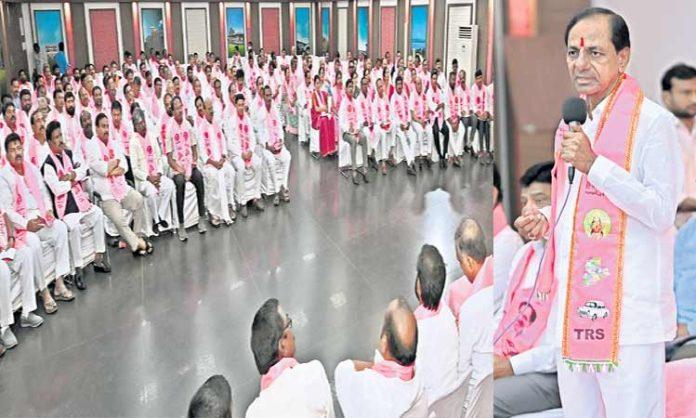 KCR's wide-scale meeting with TRS leaders