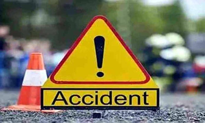 Man Killed in Road Accident in Nagarkurnool