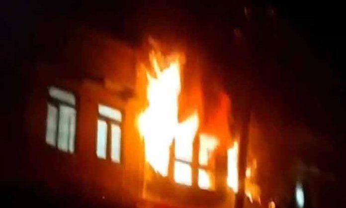 6 Killed as fire breaks out at Furniture Shop in UP