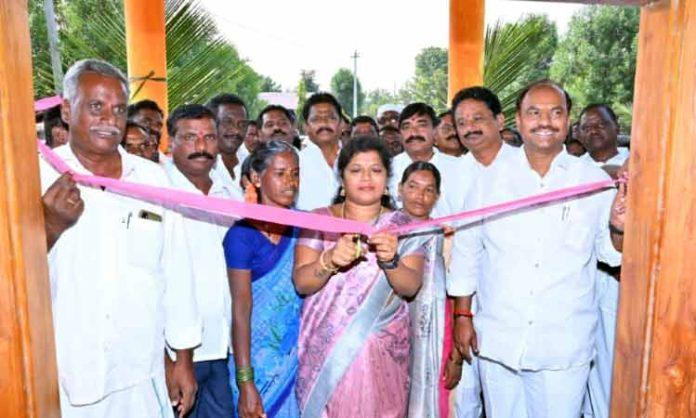 Gadwal MLA Inaugurates Double Bedroom