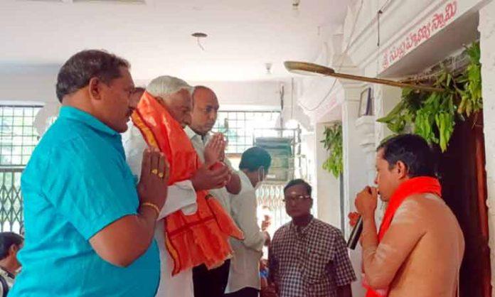 MLC Jeevan Reddy visits Subramanya Swamy Temple in Jagtial