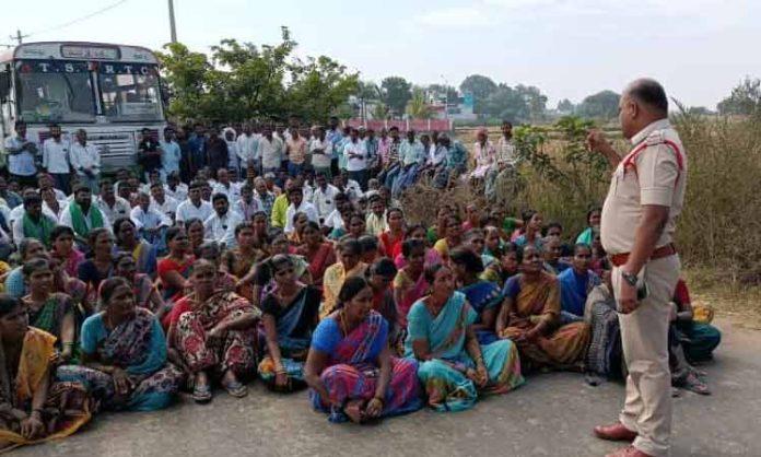 Farmers Protest against Rice Millers in Koratla