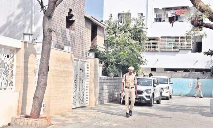 IT raids on Minister Mallareddy House