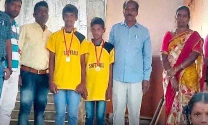 Chandaipet students won gold medals in softball