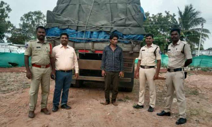 250 quintal Ration Rice Seized in Vikarabad