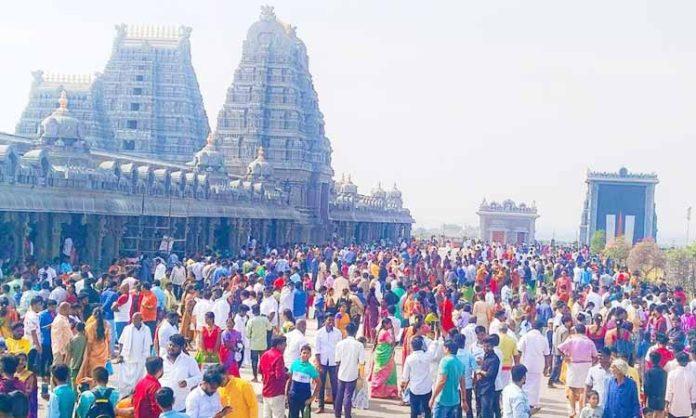 Devotees flocked to see Lakshmi Narasimha