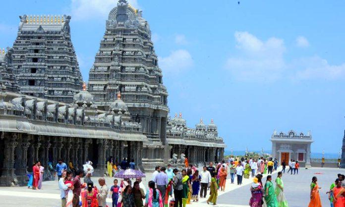 Huge devotees visit Yadadri Temple