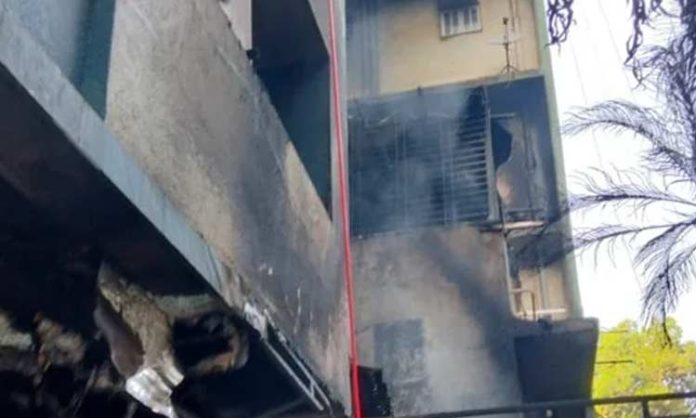 Fire brokeout in Mumbai