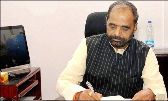 Hansraj Ahir takes charge as NCBC Chairperson