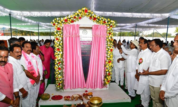 CM KCR laid foundation stone of medical college