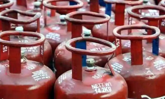 Ashok Gehlot announces LPG Gas price rs 500