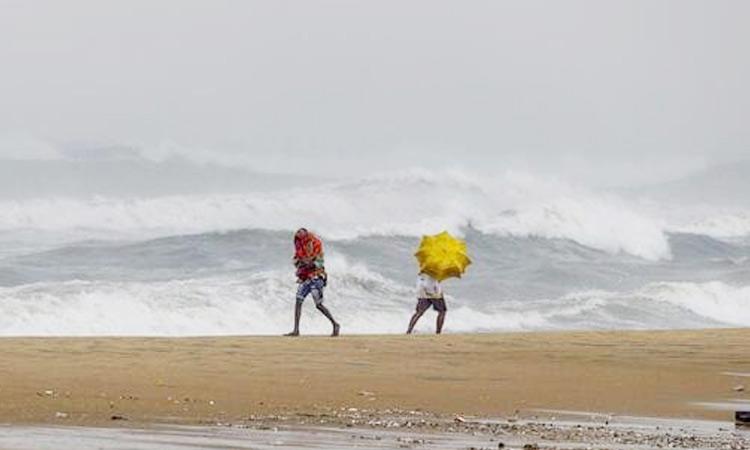 Typhoon Mandous crossed the coast