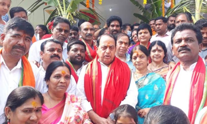 Minister Indrakaran Reddy couple perform special pooja