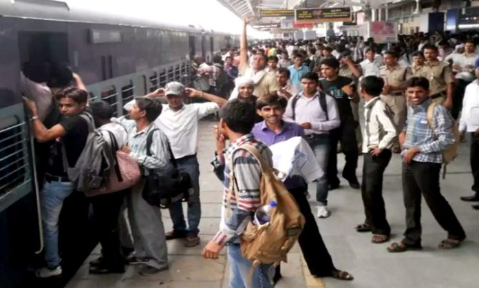 Railway Job Fraud: 28 tamil nadu people cheated by gang