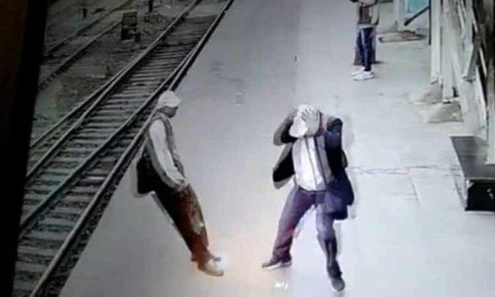 TTE suffers burn injuries in Kharagpur railway station