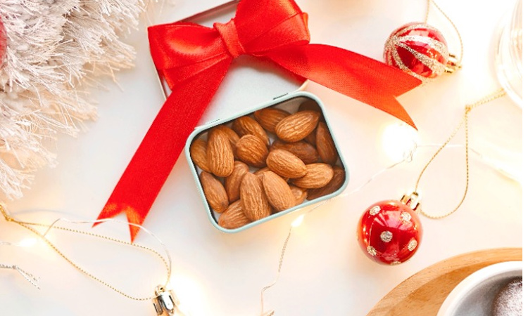 Celebrate Christmas Mindfully with Almonds