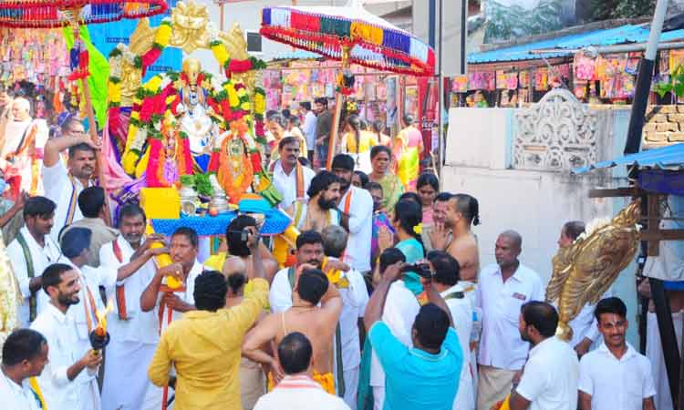 Devotees crowd at Bhadradri temple