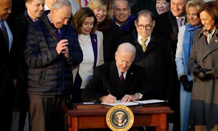 Biden signs gay marriage bill