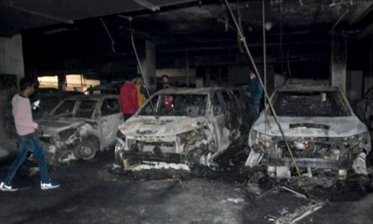 21 Cars gutted burnt in Delhi