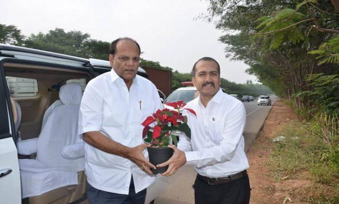 Collector Prashanth Jeevan Patil met Somesh Kumar