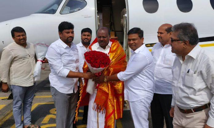 Kumara swamy reached hyderabad