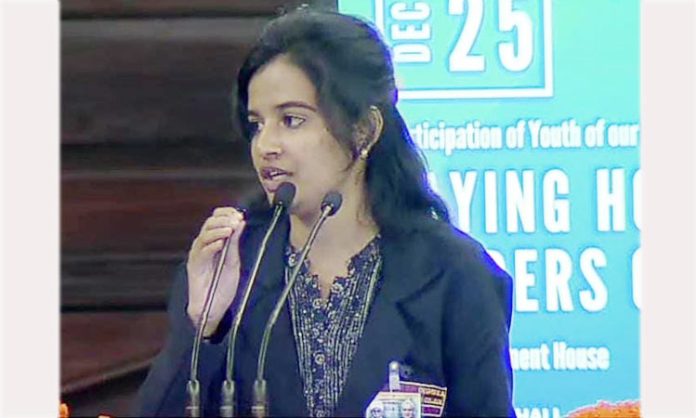 Telangana student Maunika gave wonderful speech at Youth Parliament