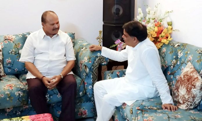 Nadendla Manohar meets Kanna Laxminarayana