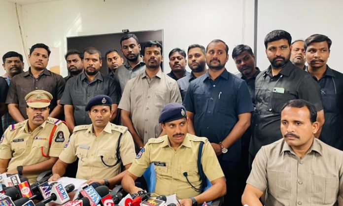 fake birth certificate gang arrested hyderabad