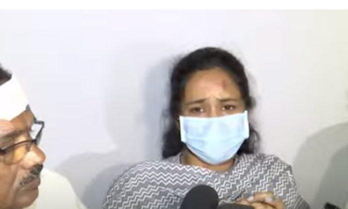 Vaishali Speaking With Media Over Kidnap Case