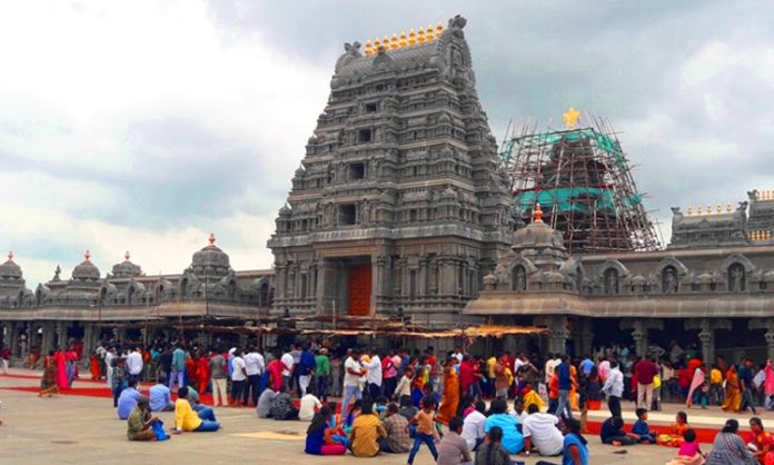 Crowd of devotees increased in Yadadri Temple